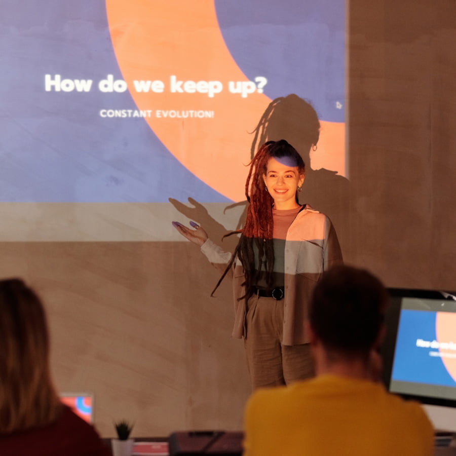 Peinture ecran projection a ultra courte focale pour presentation en classe